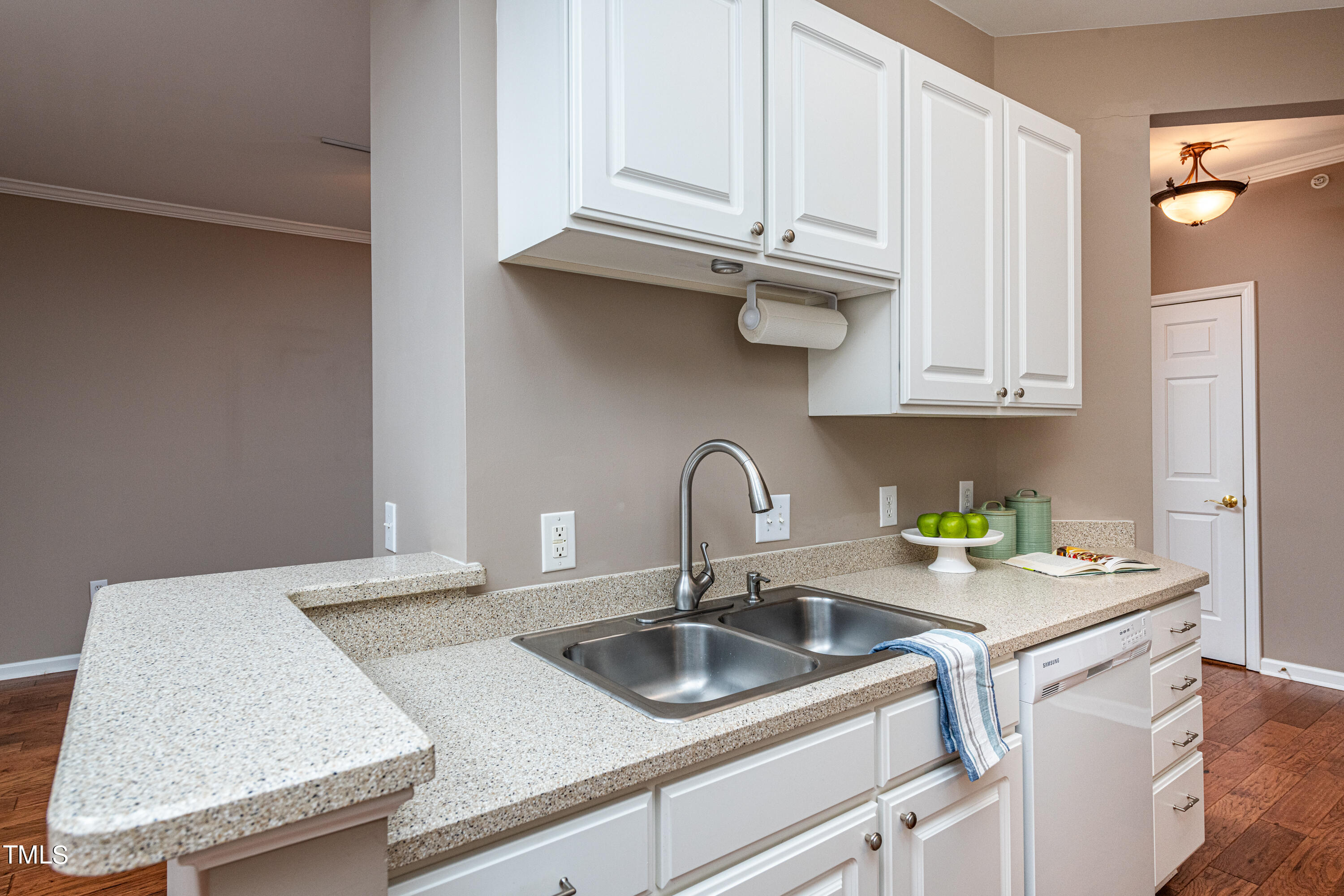 8231 Allyns Landing Way, Unit 301 Raleigh, NC 27615 - Photo 8 of 32 008_Kitchen