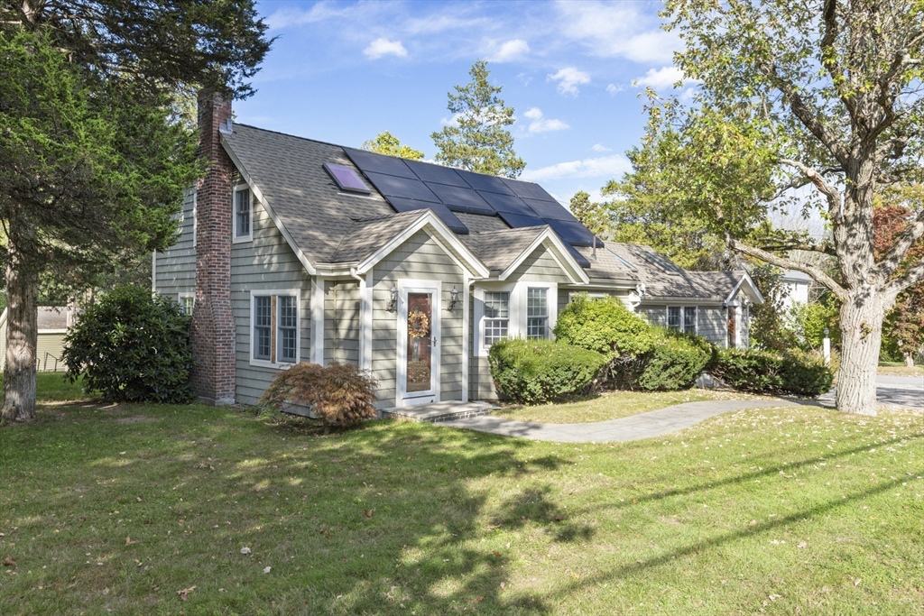 380 North Main Street Sharon, MA 02067 - Photo 2 of 35 a front view of a house with garden