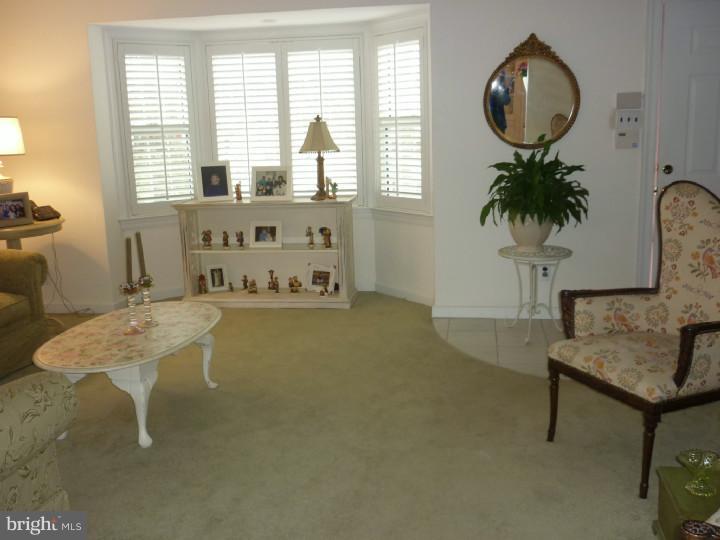 31 Colwick Road Cherry Hill, NJ 08002 - Photo 4 of 20 Living Room