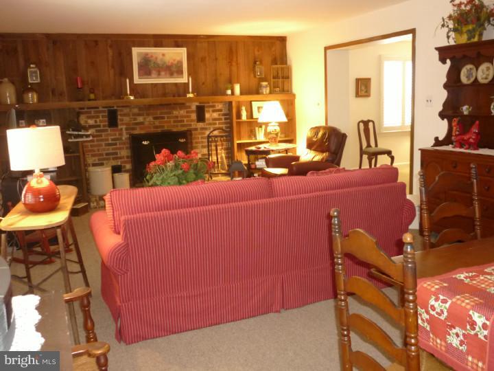 31 Colwick Road Cherry Hill, NJ 08002 - Photo 7 of 20 Family Room