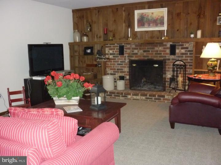 31 Colwick Road Cherry Hill, NJ 08002 - Photo 8 of 20 Family Room