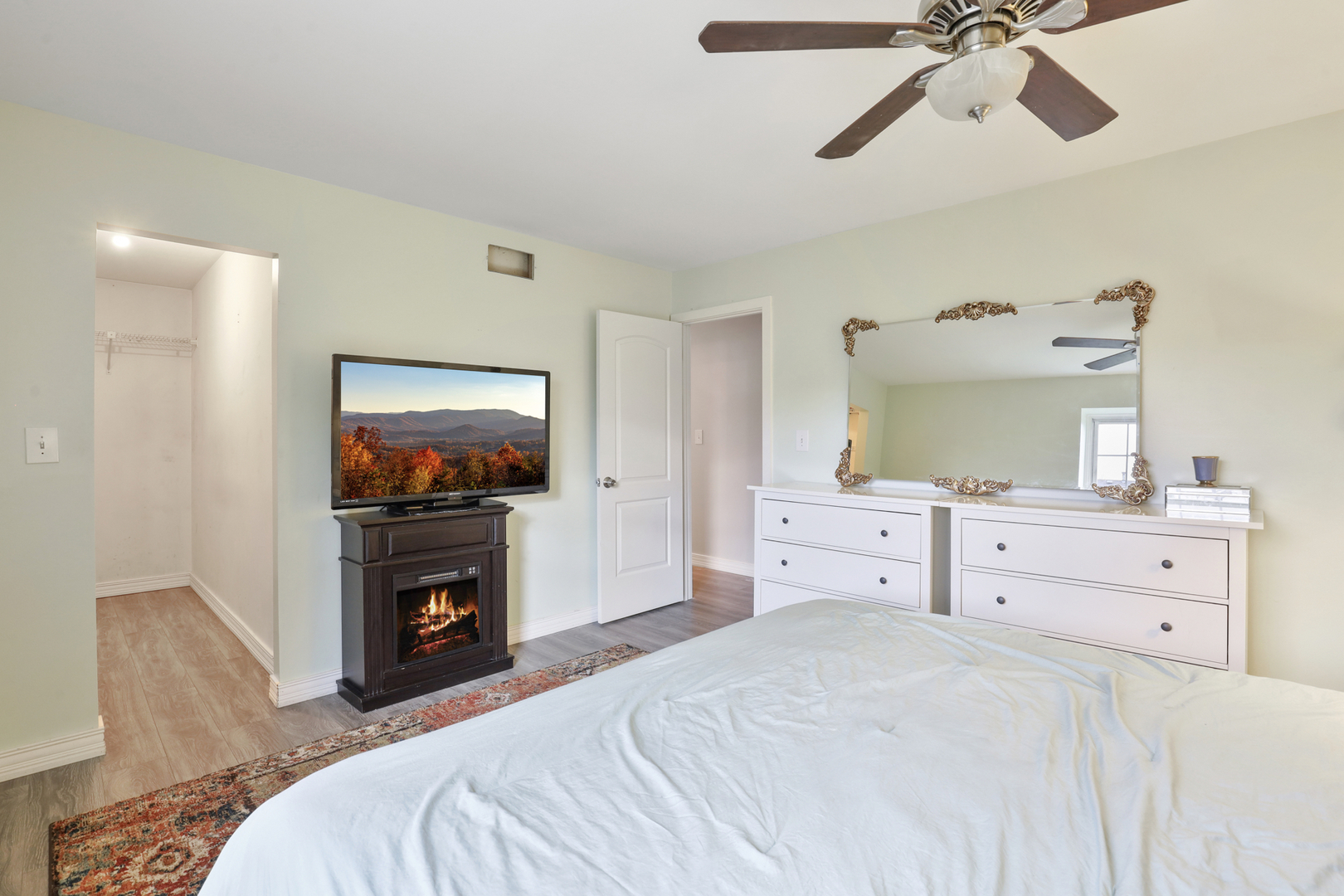 1475 Farrington Lane Aurora, IL 60504 - Photo 42 of 45 a bed room with a bed and a television