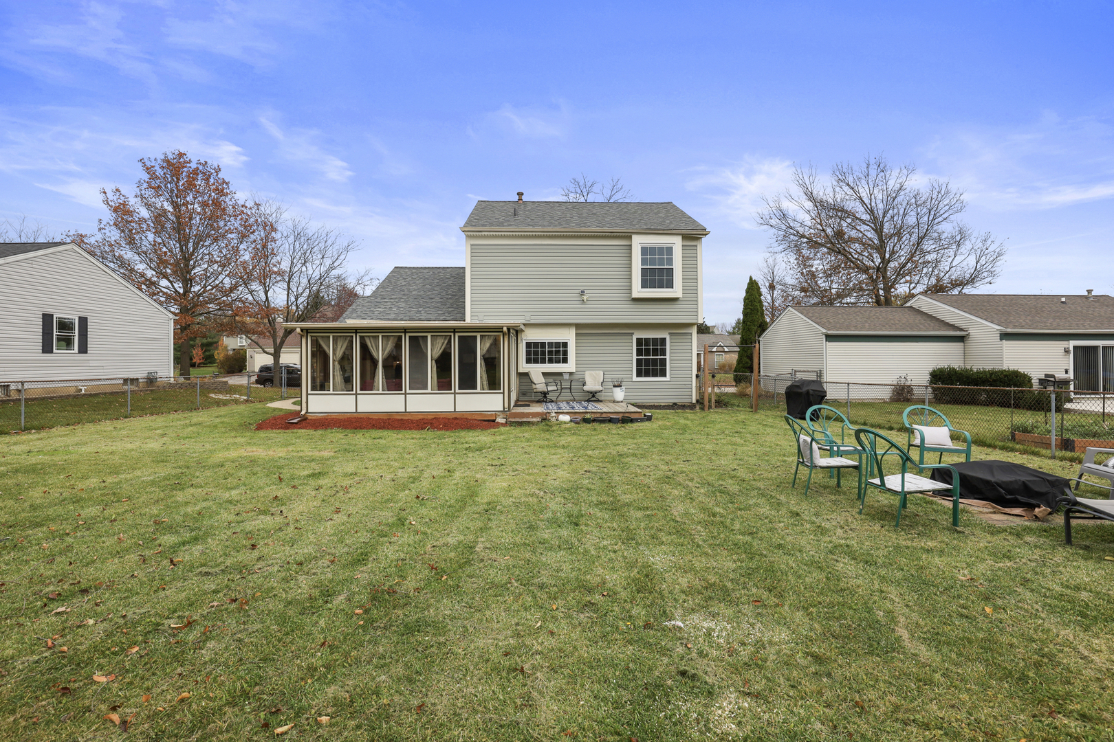 1475 Farrington Lane Aurora, IL 60504 - Photo 6 of 45 a front view of a house with garden
