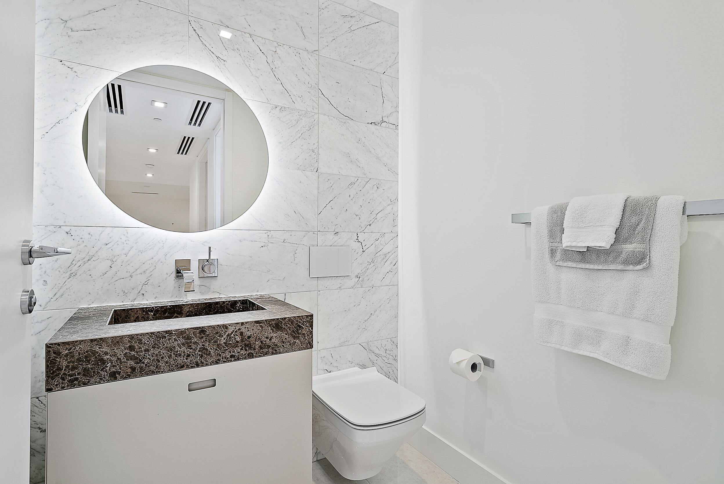 1500 South Beach Road, Unit 302 Tequesta, FL 33469 - Photo 13 of 41 Powder Room