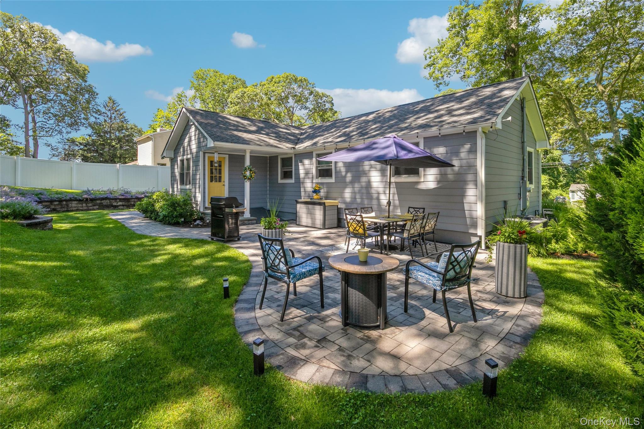 9 Middle Cross Shoreham, NY 11786 - Photo 20 of 37
