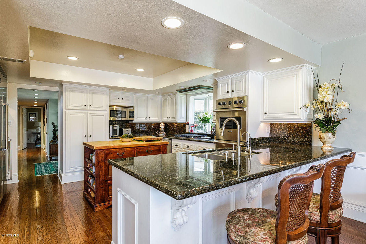 2141 Napoli Drive Oxnard, CA 93035 - Photo 44 of 64 09_kitchen