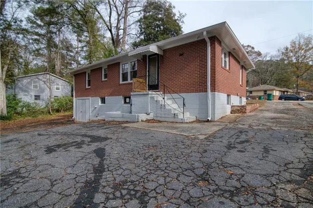 $2,000 | 2232 Old Spring Road, Smyrna, GA 30080