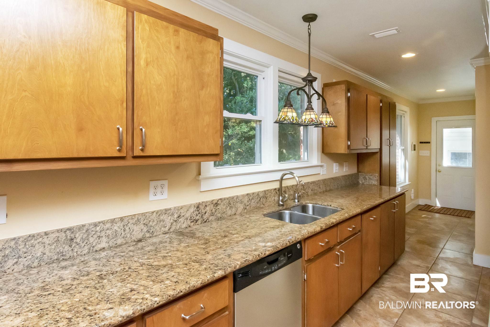 2608 Spring Hill Avenue Mobile, AL 36607 - Photo 15 of 36