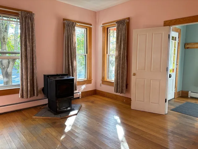 $2,250 | 527 Main Street, Unit 1, Ashfield, MA 01330