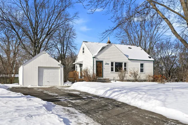 $269,900 | 6917 Sunrise Drive, Circle Pines, MN 55014