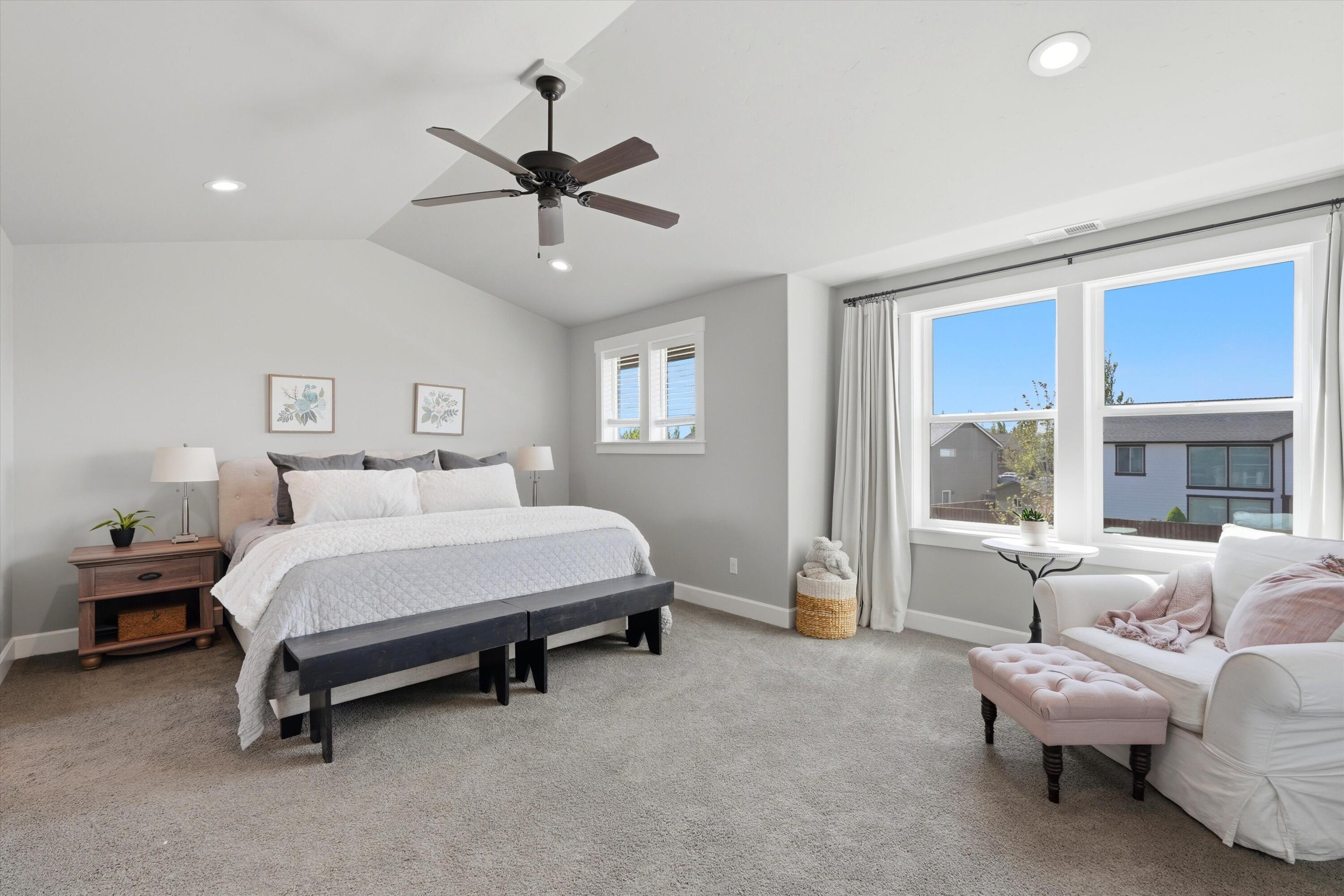 748 Northwest 27th Street Redmond, OR 97756 - Photo 19 of 41 Primary Bedroom