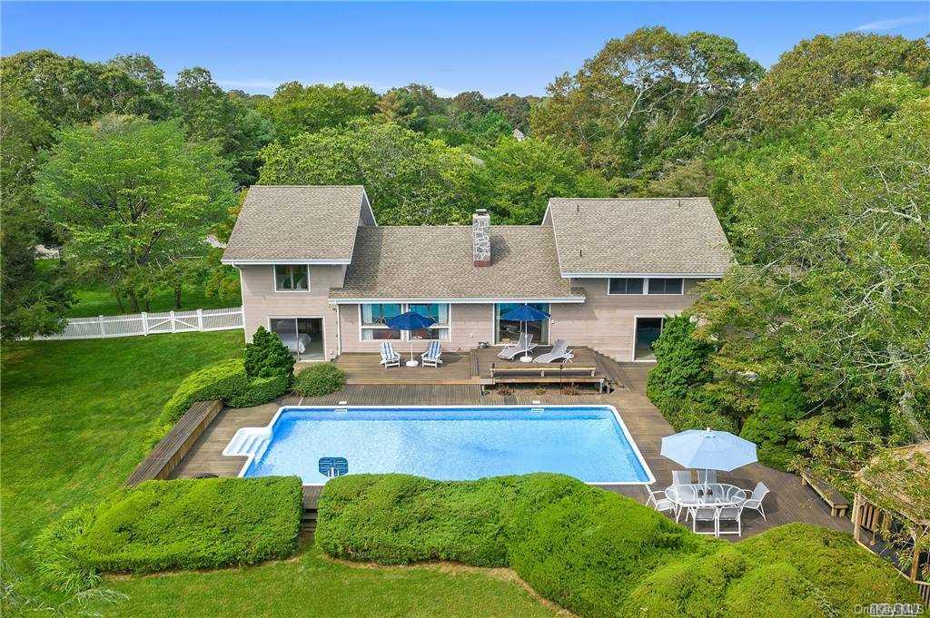 16 Bridle Path