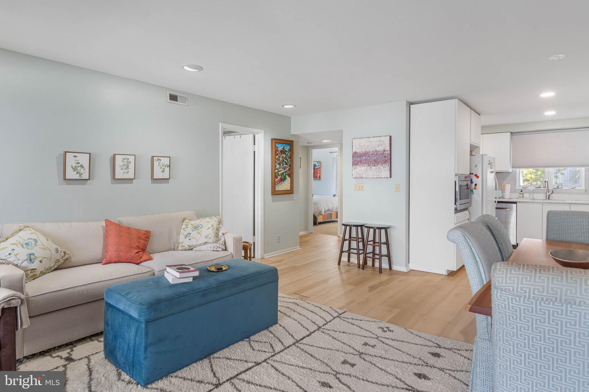 39668 Round Robin Way, Unit 3002 Bethany Beach, DE 19930 - Photo 2 of 34 Entranceway to living/dining area