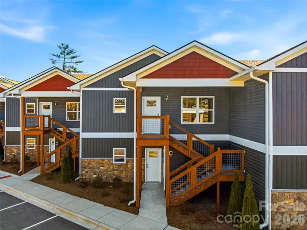 $394,000 | 143 Carver Street, Unit 10, Brevard, NC 28712