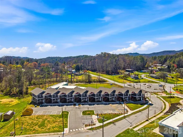 $394,000 | 143 Carver Street, Unit 10, Brevard, NC 28712