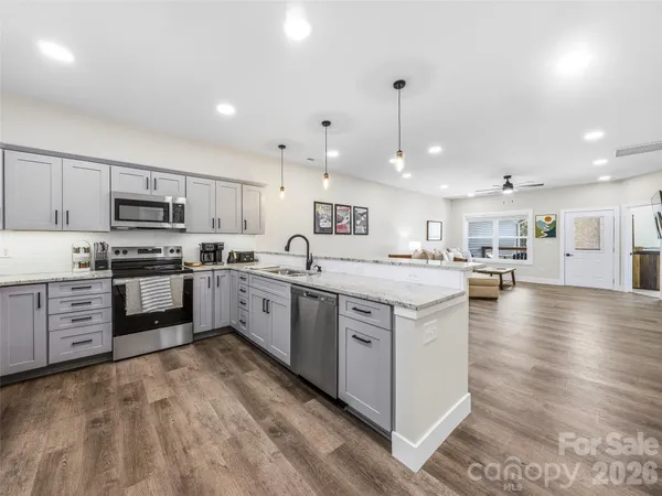 $394,000 | 143 Carver Street, Unit 10, Brevard, NC 28712