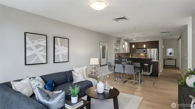 $425,000 | 3104 Western Avenue, Unit 307, Seattle, WA 98121