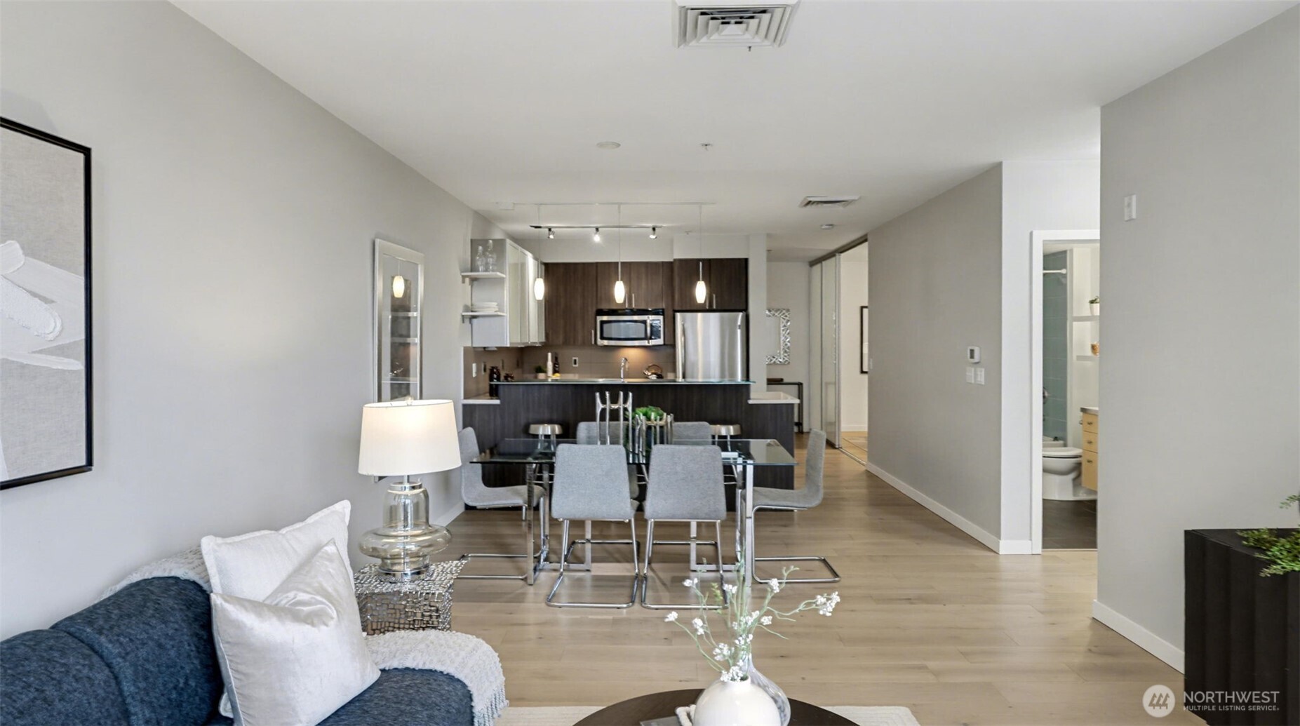 3104 Western Avenue, Unit 307 Seattle, WA 98121 - Photo 17 of 36