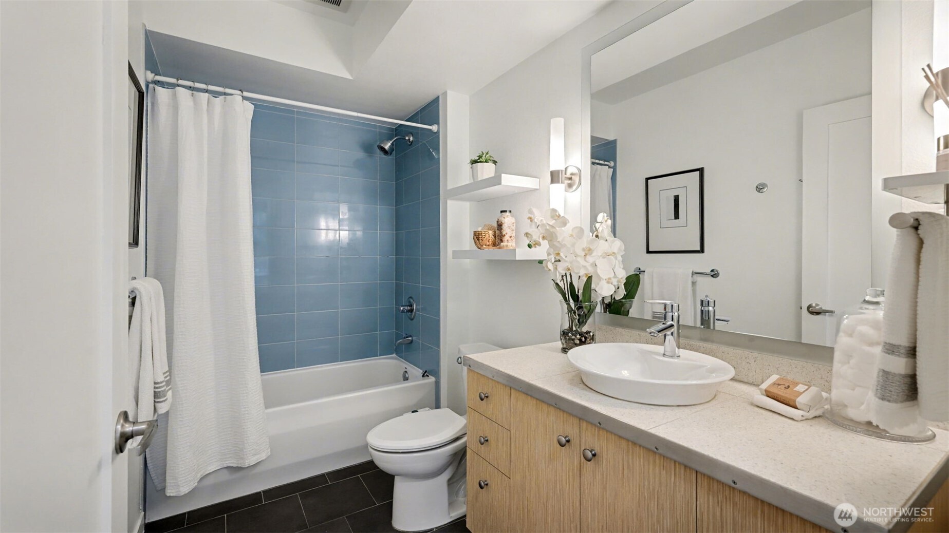 3104 Western Avenue, Unit 307 Seattle, WA 98121 - Photo 20 of 36