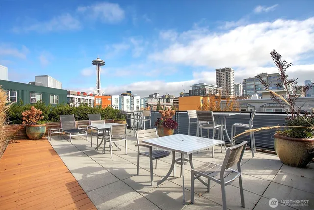 $425,000 | 3104 Western Avenue, Unit 307, Seattle, WA 98121