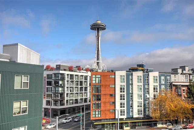 $425,000 | 3104 Western Avenue, Unit 307, Seattle, WA 98121