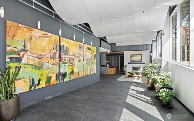 $425,000 | 3104 Western Avenue, Unit 307, Seattle, WA 98121