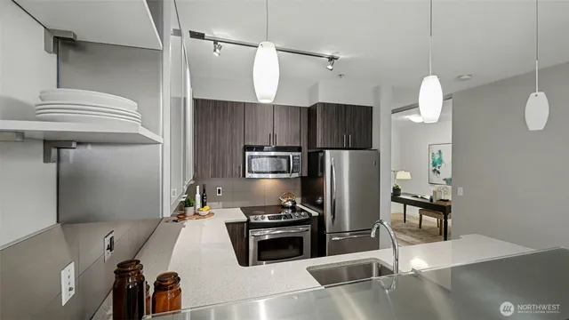 $425,000 | 3104 Western Avenue, Unit 307, Seattle, WA 98121