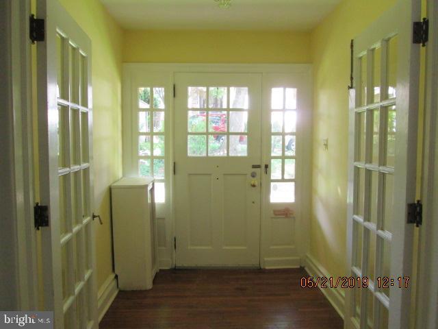 7108 Llanfair Road Upper Darby, PA 19082 - Photo 3 of 17