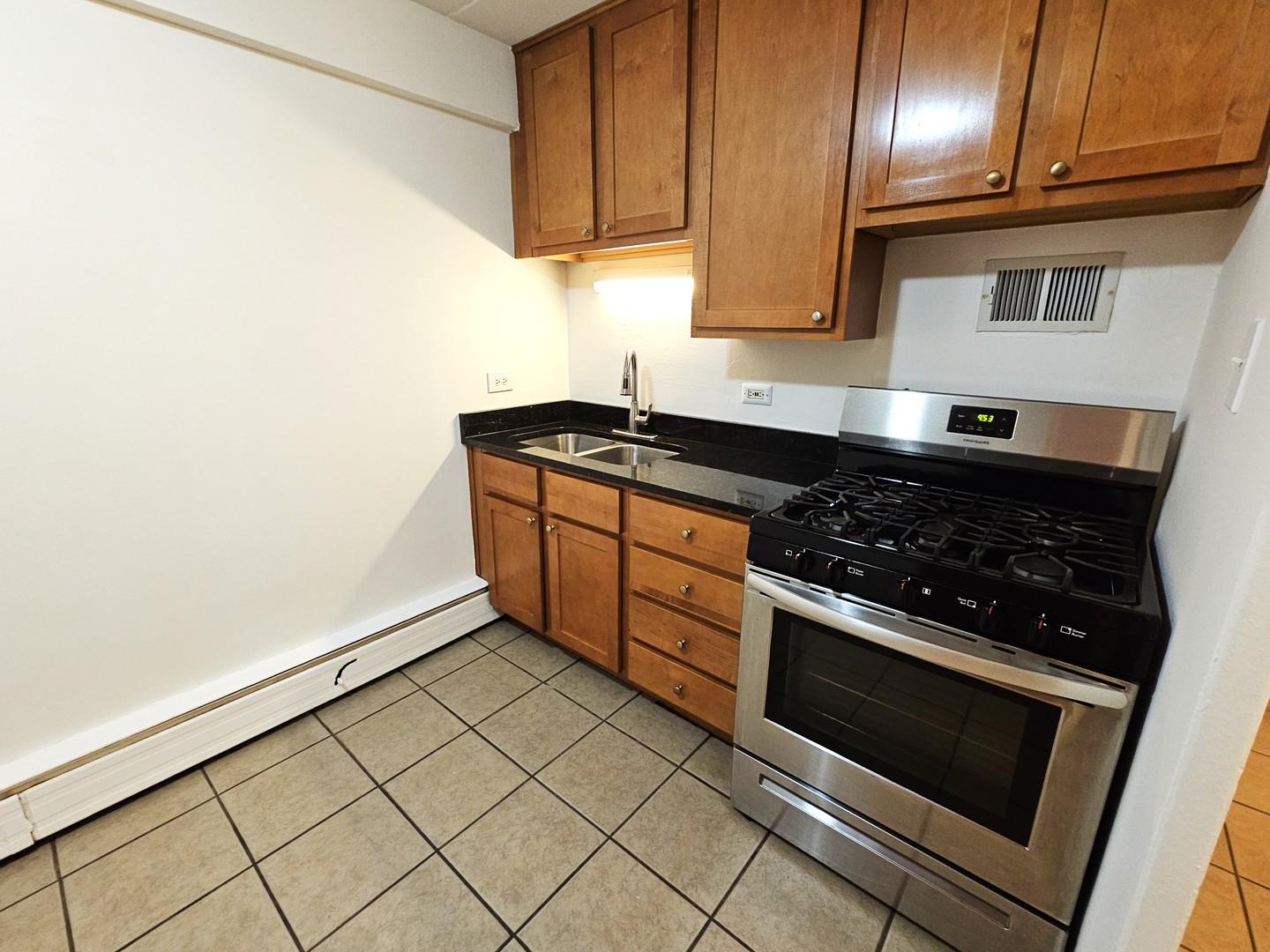 5906 North Sheridan Road, Unit 4C Chicago, IL 60660 - Photo 6 of 13