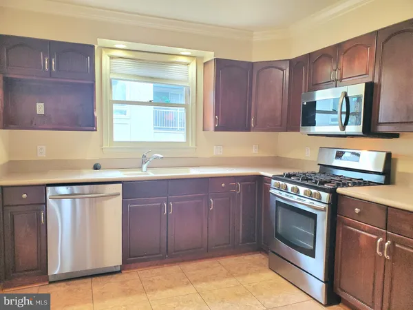 $3,400 | 742 South Granada Street, Arlington, VA 22204