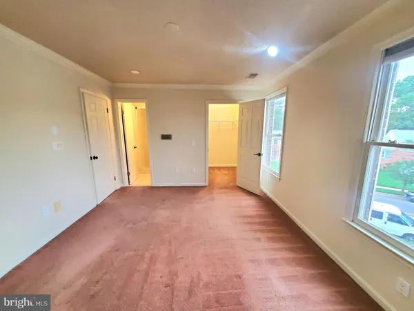 $3,400 | 742 South Granada Street, Arlington, VA 22204