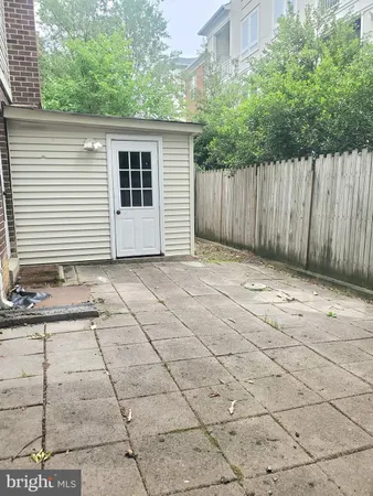 $3,400 | 742 South Granada Street, Arlington, VA 22204