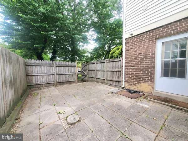 $3,400 | 742 South Granada Street, Arlington, VA 22204