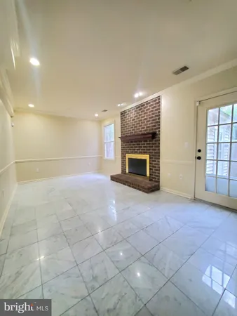 $3,400 | 742 South Granada Street, Arlington, VA 22204