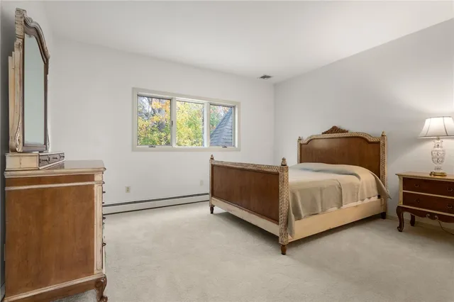 $1,599,000 | 7 Oak Tree Lane, Cranston, RI 02920