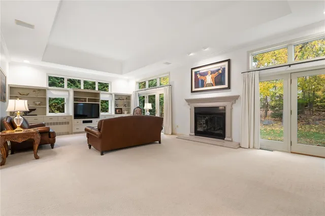 $1,599,000 | 7 Oak Tree Lane, Cranston, RI 02920