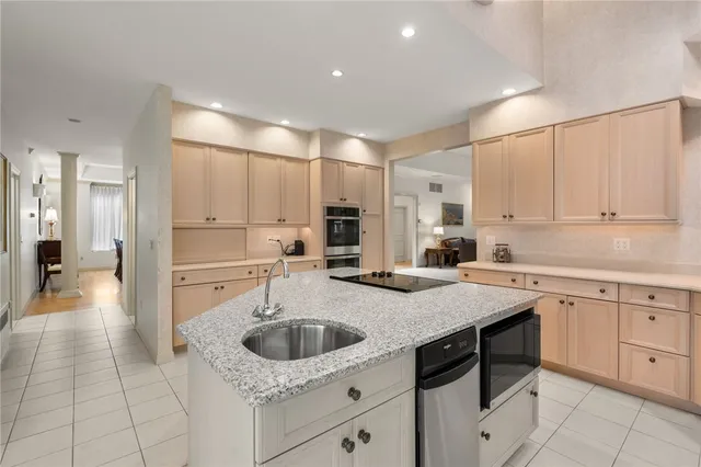 $1,599,000 | 7 Oak Tree Lane, Cranston, RI 02920