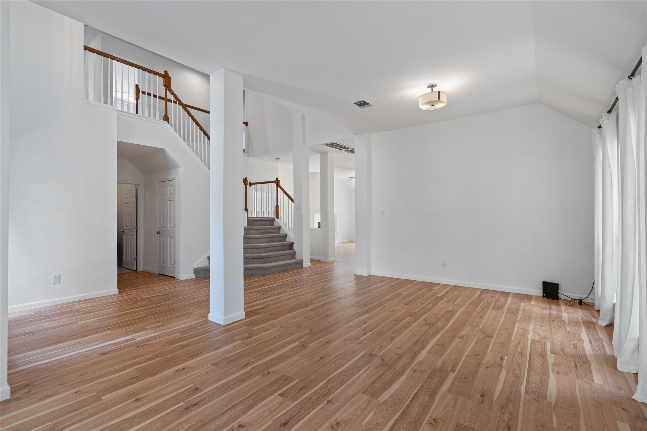 100 Parque Circle Georgetown, TX 78626 - Photo 5 of 39 a view of entryway with wooden floor