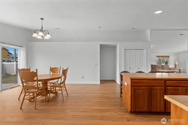 $370,000 | 715 Hilltop Avenue Northeast, Quincy, WA 98848