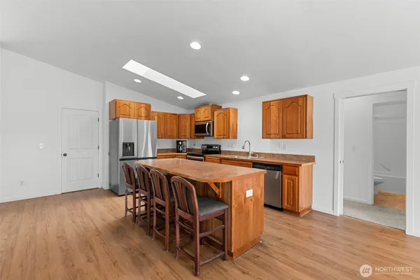 $370,000 | 715 Hilltop Avenue Northeast, Quincy, WA 98848