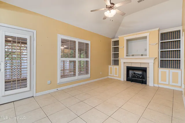 $369,000 | 1280 South Lake Drive, Hernando, MS 38632