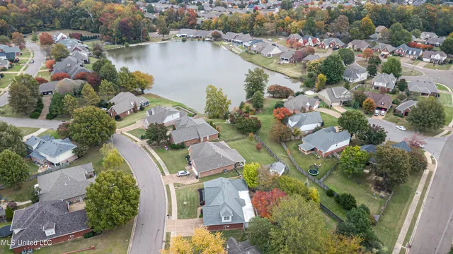 $369,000 | 1280 South Lake Drive, Hernando, MS 38632