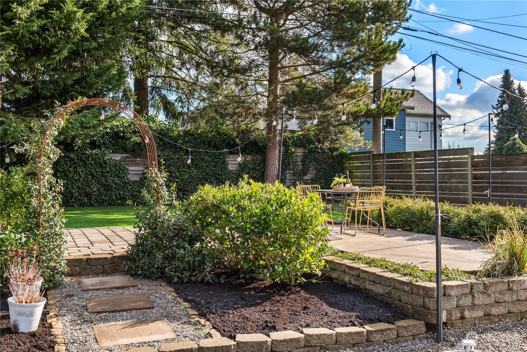 8850 30th Avenue Southwest Seattle, WA 98126 - Photo 30 of 39