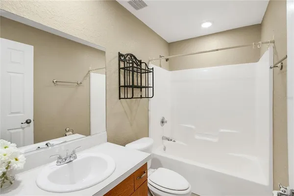 $235,000 | 305 Fountain Street, Fruitland Park, FL 34731