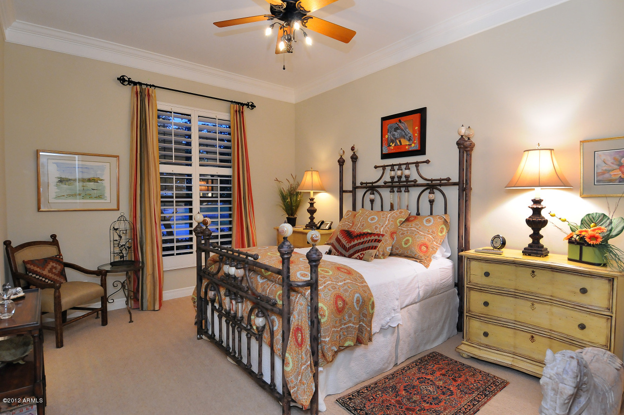 6325 North Yucca Road Paradise Valley, AZ 85253 - Photo 23 of 38 Bedroom 1