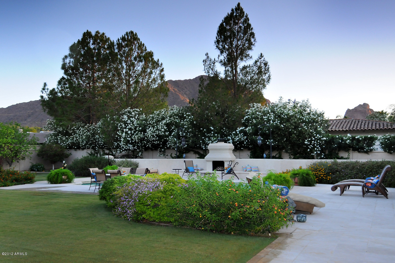6325 North Yucca Road Paradise Valley, AZ 85253 - Photo 26 of 38 Backyard view