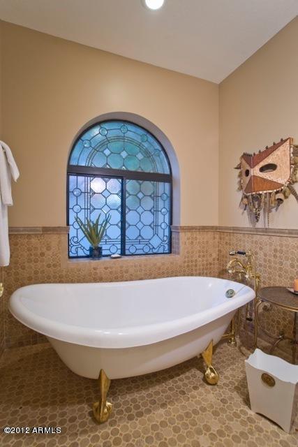 6325 North Yucca Road Paradise Valley, AZ 85253 - Photo 34 of 38 Guest House claw tub