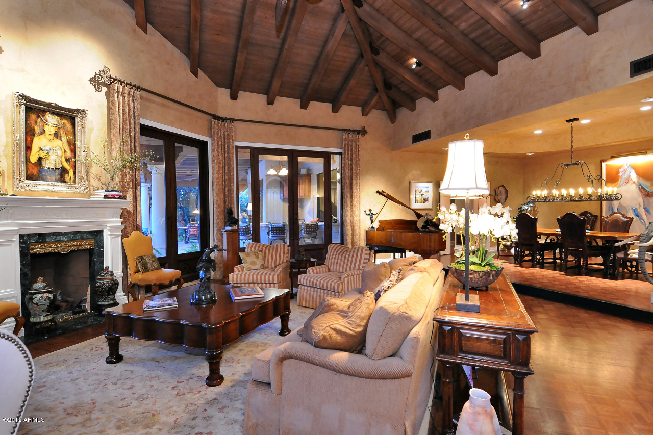 6325 North Yucca Road Paradise Valley, AZ 85253 - Photo 4 of 38 Living 4