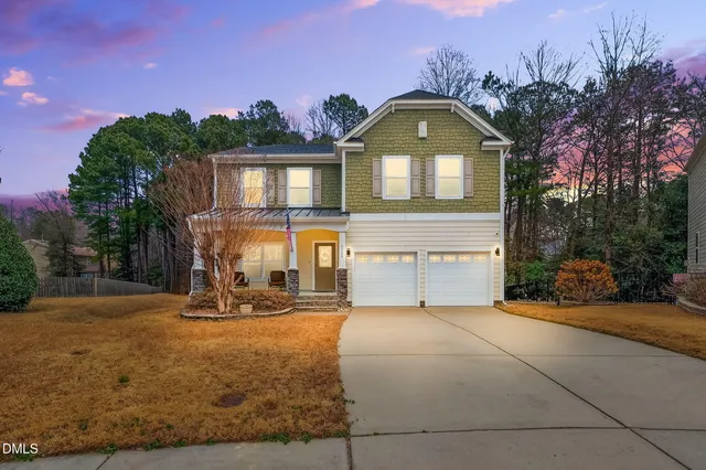 $549,000 | 2709 Banks Lake Court, Fuquay-Varina, NC 27526