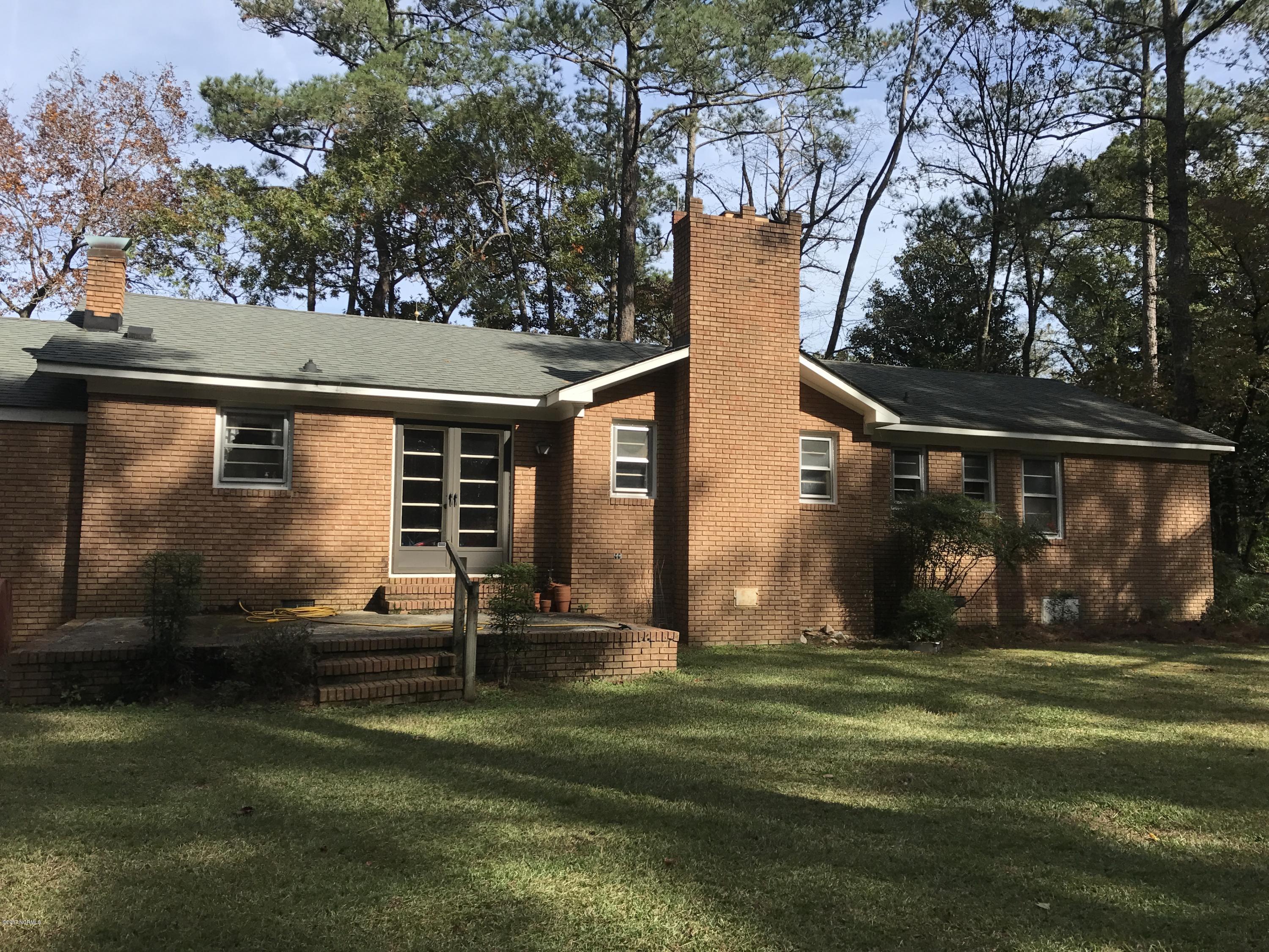 365 Will Baker Road Kinston, NC 28504 - Photo 15 of 17 Rear Exterior/Porch